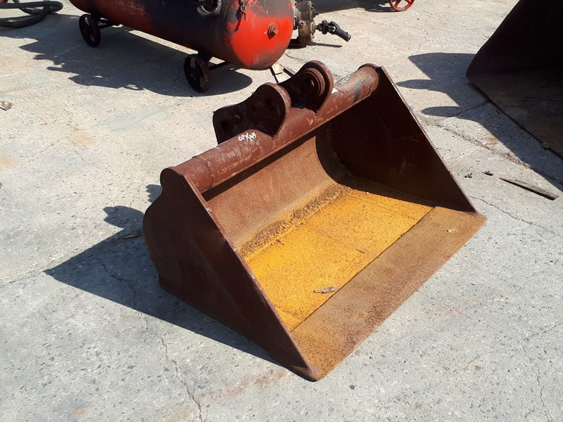 BUCKET FOR PC40 102