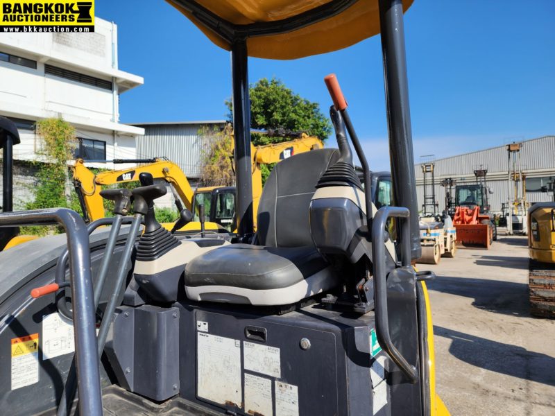 รถขุด KOMATSU-PC40MR-3-15053