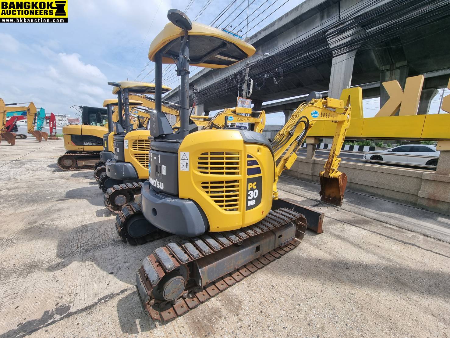 รถขุด KOMATSU PC30MR-2-23395