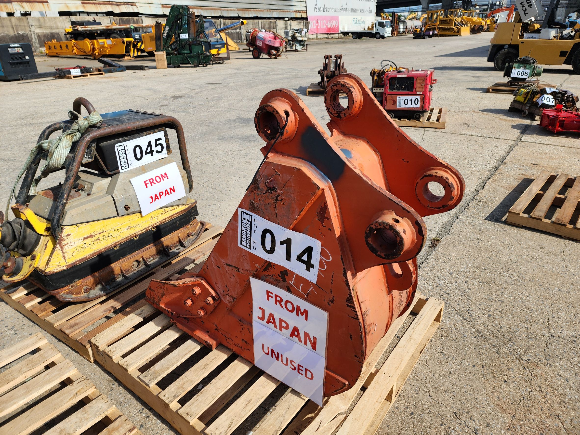 UNUSED BUCKET FOR EXCAVATOR EX100 (FROM JAPAN)