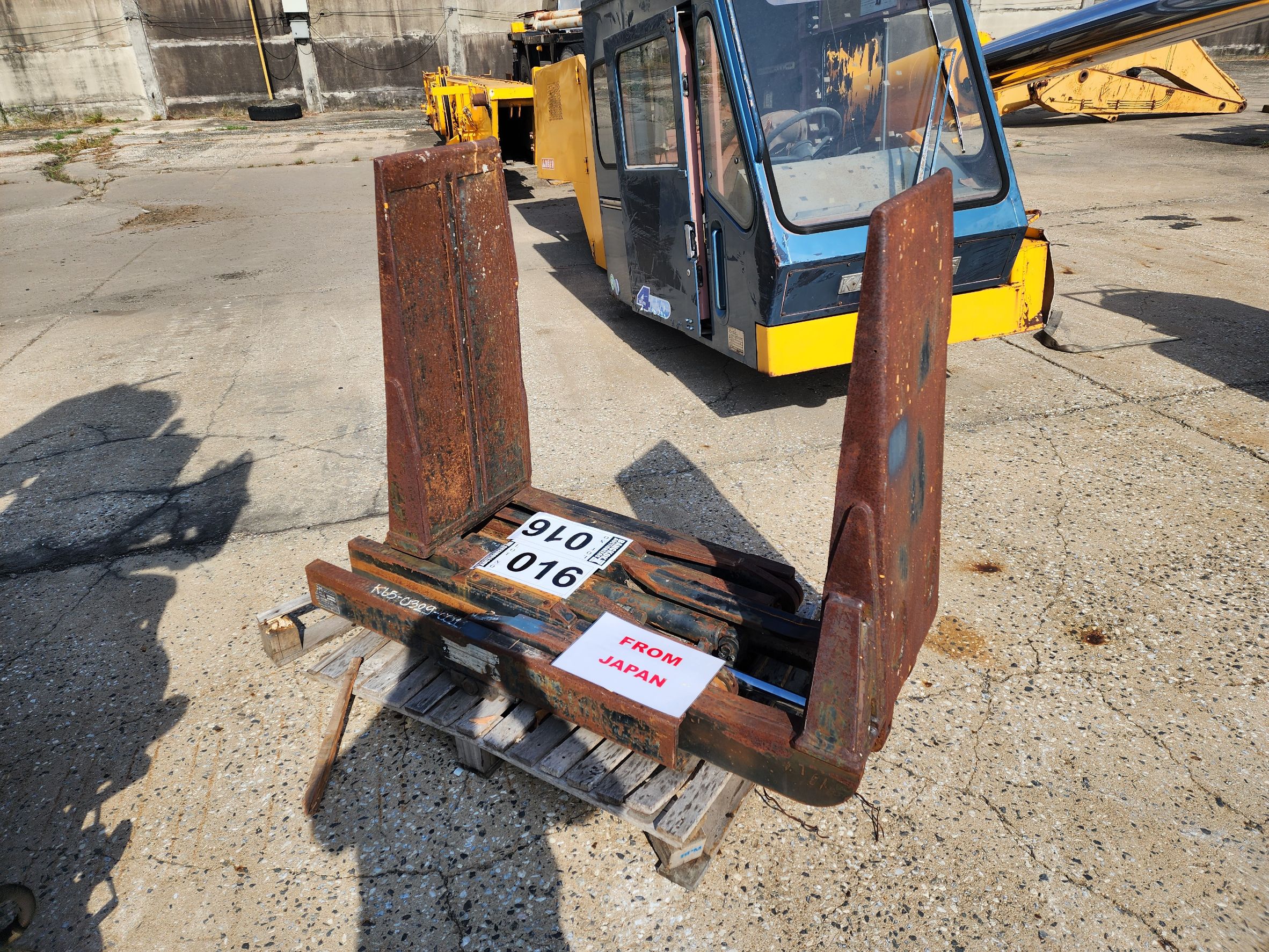 GRAPPLE FOR FORKLIFT (FROM JAPAN)