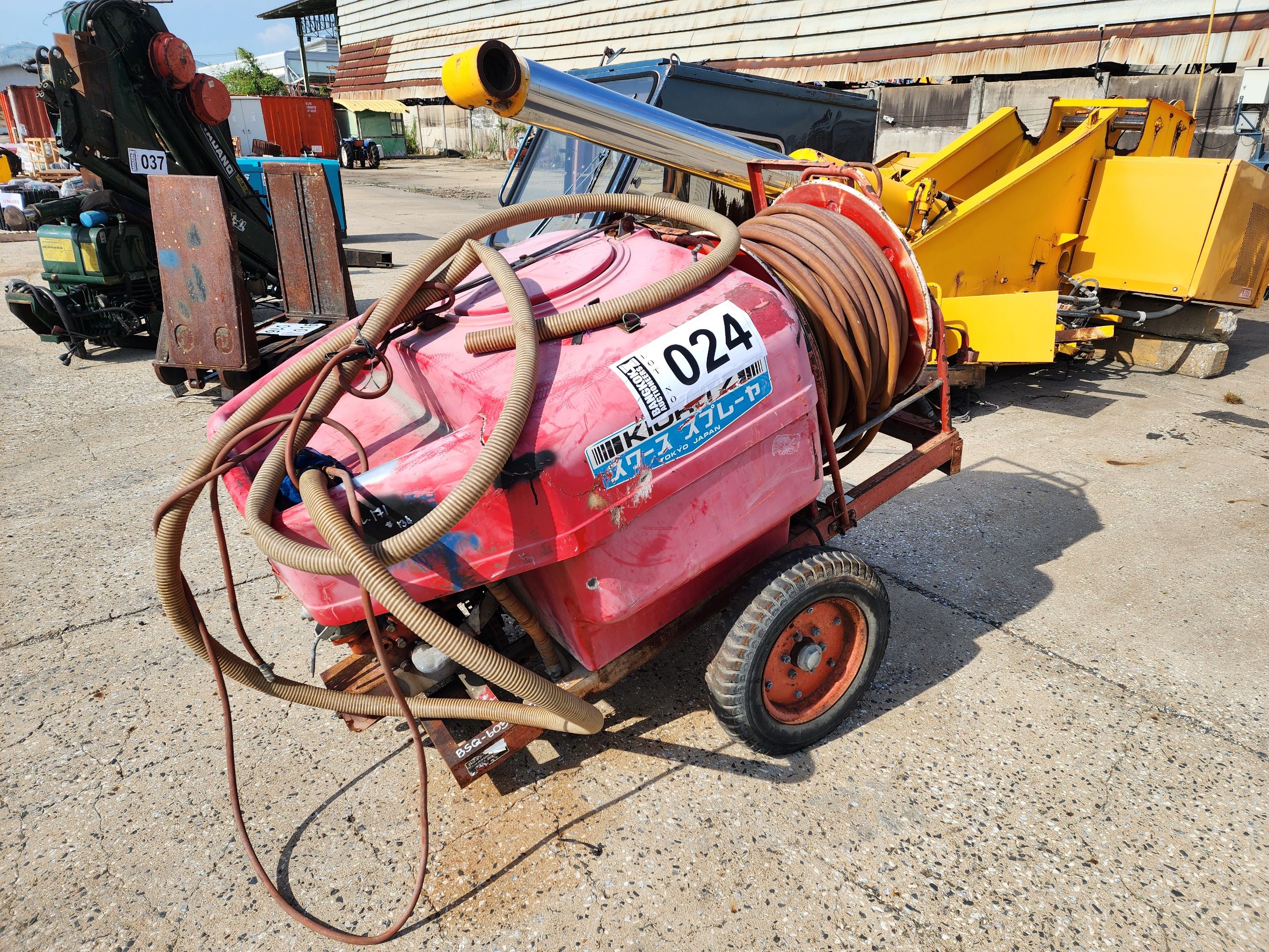 FIBER TANK SIZE 500L. + HIGH PRESSURE SPRAYER PUMP (FROM JAPAN)