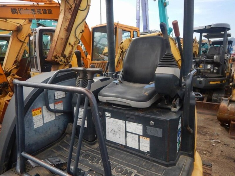 รถขุดเล็ก PC35MR-3-18860