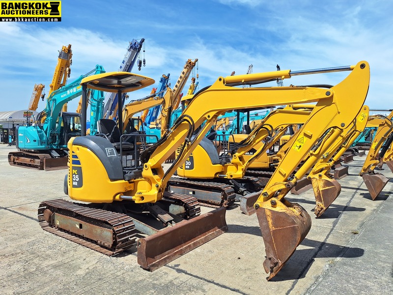 รถขุดเล็ก PC35MR-3-18860