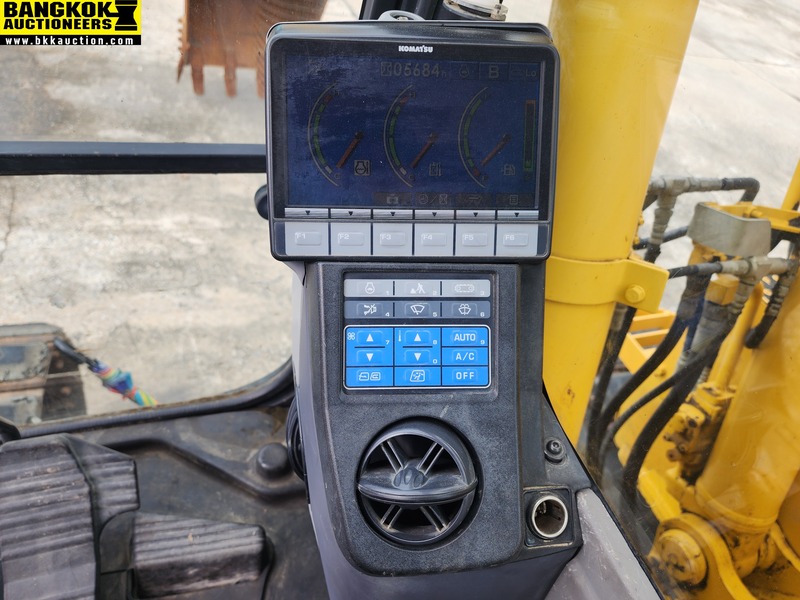 รถขุด PC138US-8-25409