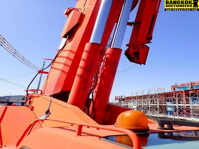 รถเครน GR600N-1