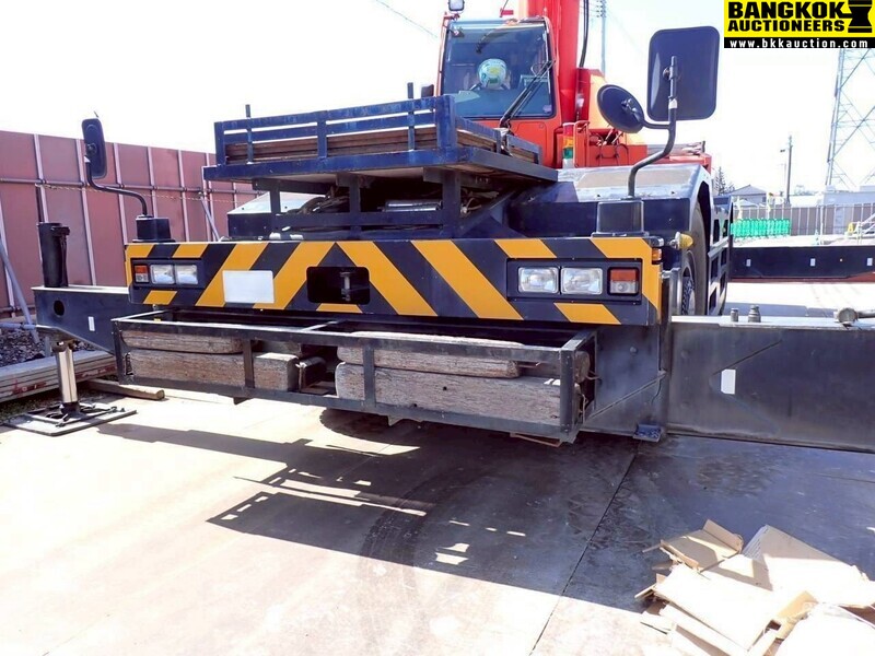 รถเครน GR600N-1