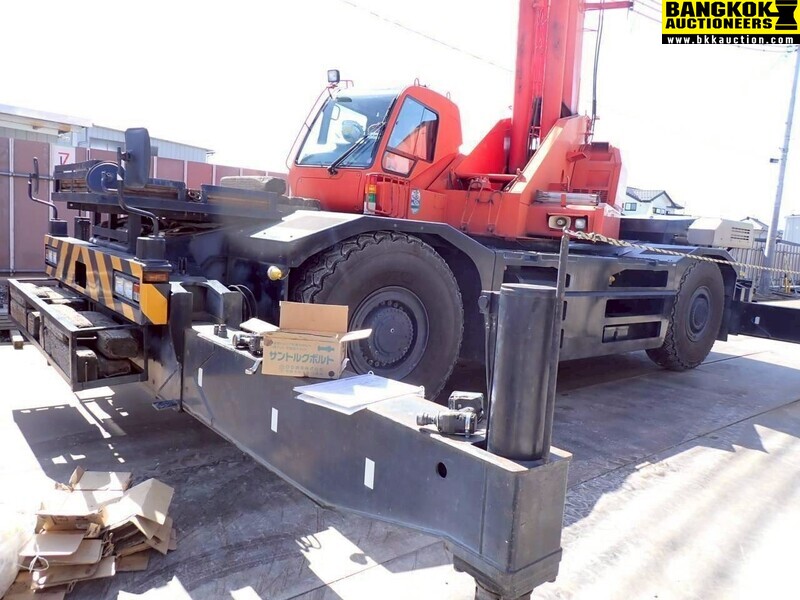 รถเครน GR600N-1